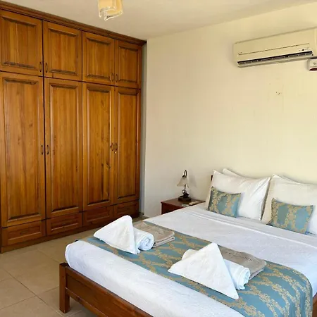 Villa Kingfisher *